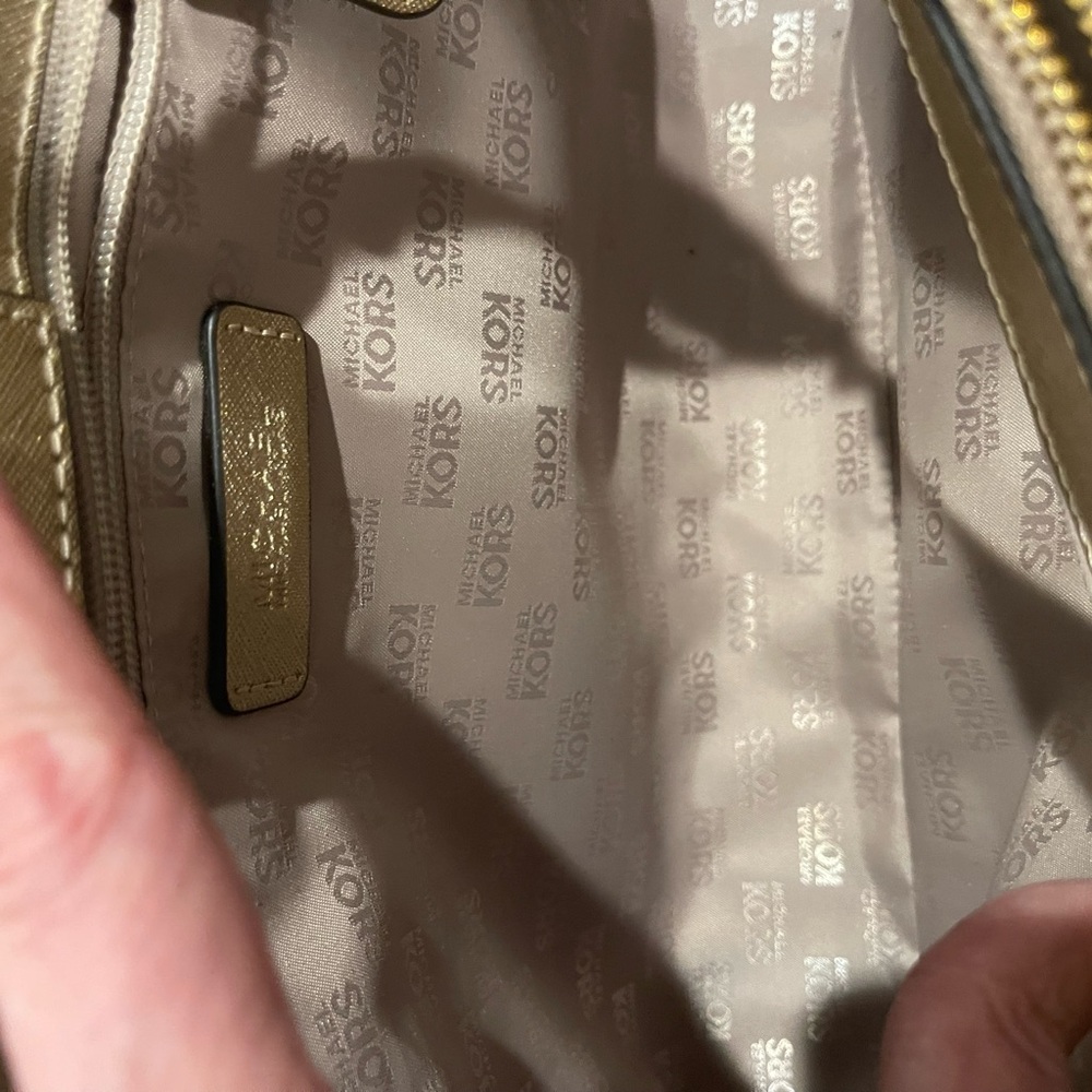 Michael Kors Gold Shoulder Bag with Structured Shape and Curved Handle - Picture 6 of 10